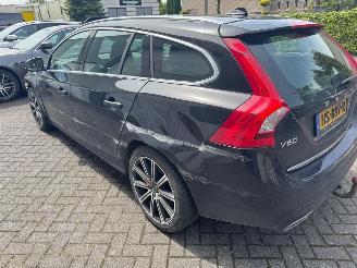 Volvo V-60 2.4 D6 Twin Engine R-Design picture 5