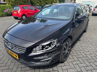 Coche accidentado Volvo V-60 2.4 D6 Twin Engine R-Design 2015/12