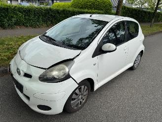 Vaurioauto  passenger cars Toyota Aygo 1.0-12V Xcite White search 2009/10