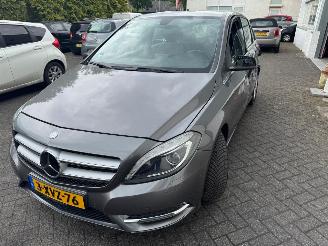 Damaged car Mercedes B-klasse 180 Ambition 2014/11