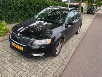 damaged passenger cars Skoda Octavia 1.6 TDI Greenline Businessline 2014/12