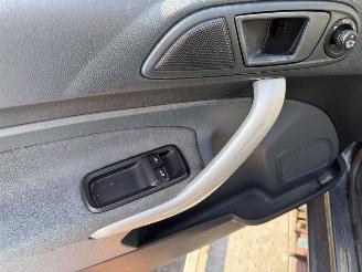 Ford Fiesta 1.4 Titanium picture 9
