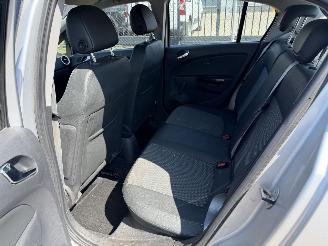 Opel Corsa 1.2 16V 111 Edition Automaat picture 8