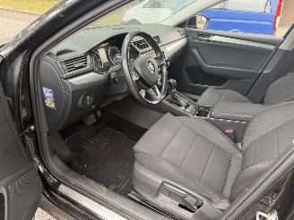 Skoda Superb 1.6TDI Ambition Business picture 10