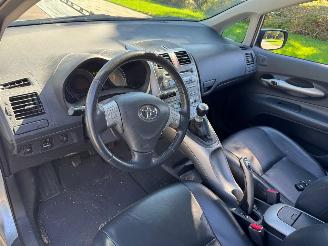 Toyota Auris 2.2 D-4D Executive picture 9