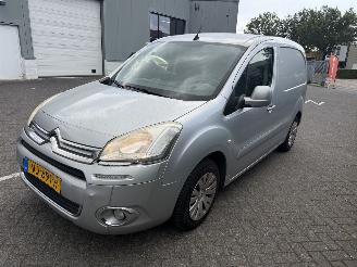 krockskadad bil bedrijf Citroën Berlingo Marge 1.6 e-HDI 500 Club Economy 2014/5