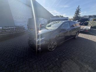 Unfallwagen Toyota Auris Touring Sports 1.8 hybrid 2014/5