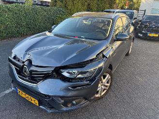 krockskadad bil auto Renault Mégane 1.2 TCe Zen 2016/11