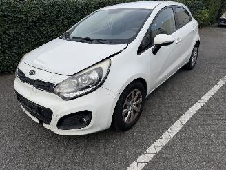 krockskadad bil auto Kia Rio 1.2 CVVT Plus Pack 2011/11