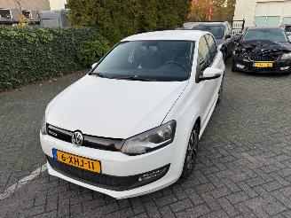 Schadeauto Volkswagen Polo 1.4 TDI BlueMotion 2014/8