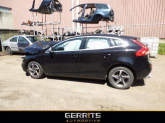 Vrakbiler auto Volvo V-40 V40 (MV), Hatchback 5-drs, 2012 / 2019 2.0 D2 16V 2015/12