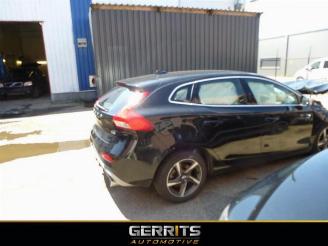 Volvo V-40 V40 (MV), Hatchback 5-drs, 2012 / 2019 2.0 D2 16V picture 2