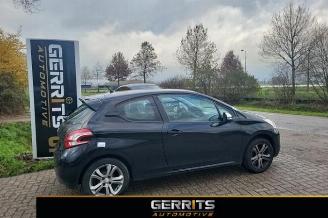 Peugeot 208 208 I (CA/CC/CK/CL), Hatchback, 2012 / 2019 1.0 Vti 12V PureTech picture 4