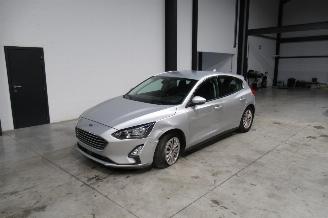 Schadeauto Ford Focus TITANIUM 2019/8