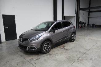 Damaged car Renault Captur INTENS 2017/4