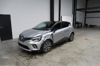 Voiture accidenté Renault Captur INITIALE 2022/3