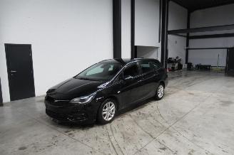 damaged passenger cars Opel Astra BREAK 2022/2