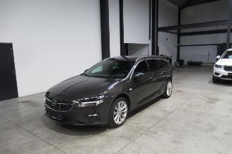 krockskadad bil auto Opel Insignia SPORTS TOURER 2021/6