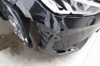 BMW iX1 SUV picture 9