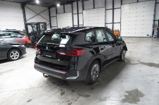 BMW iX1 SUV picture 5