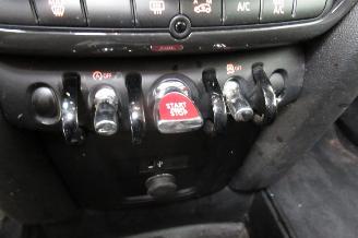 Mini Cooper SEDAN picture 32