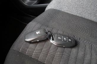 Peugeot 3008 STYLE picture 25