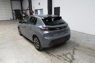 Peugeot 208 SEDAN picture 3