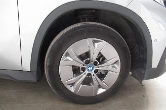 BMW iX1 SUV picture 9