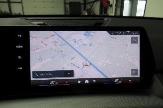 BMW iX1 SUV picture 28