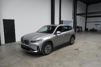 BMW iX1 SUV picture 1