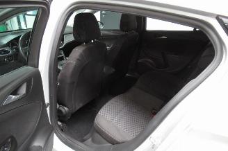 Opel Astra SEDAN picture 10