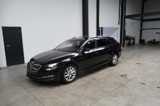 Unfallwagen Skoda Superb BREAK 2021/11