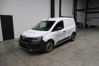 krockskadad bil bedrijf Renault Kangoo COMFORT 2024/4