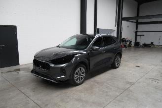 Damaged car Ford Kuga TITANIUM 2025/3
