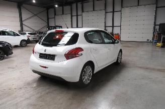 Peugeot 208 SEDAN picture 5