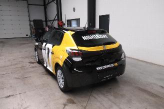 Peugeot 208 LIKE picture 3