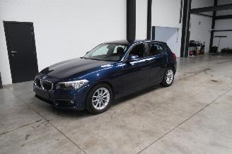 krockskadad bil auto BMW 1-serie SEDAN 2018/10