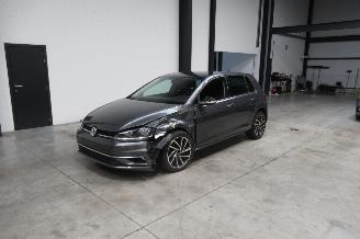 Voiture accidenté Volkswagen Golf COMFORTLINE 2019/3