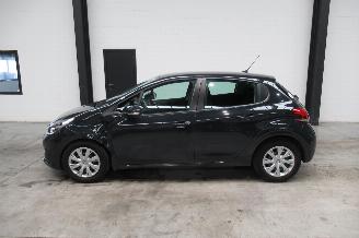 Peugeot 208 SEDAN picture 2