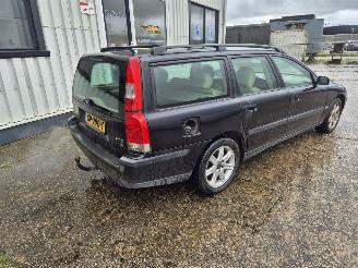 Volvo V-70 2.4 D5 picture 5