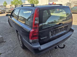 Volvo V-70 2.4T picture 4