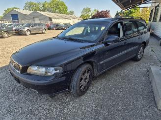 Volvo V-70 2.4T picture 3