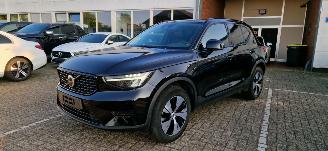damaged passenger cars Volvo XC40 Plug-In Hybride*Plus Dark*Ambiente verlichting*Leren bekleding*Digitaal Dashboard*DAB+*Harman.Kardon Sound*Camera* 2023/9