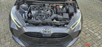 Toyota Yaris 1.5 Hybride* Navigatie*LED*Aluminium velgen*Camera*trekhaak*KeylessGo* picture 4