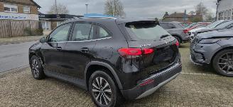 Mercedes GLA 180 Benzine *Automaat*LED*Airconditioning*DAB*Comfortstoelen*Camera*Parkeer pakket* picture 6