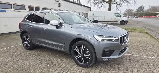 Damaged car Volvo Xc-60 2.0L Benzine R Design*AWD*LED*Leren bekleding*Camera*Sound*Digitaal* 2018/6