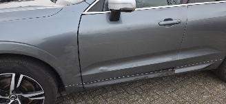 Volvo Xc-60 2.0L Benzine R Design*AWD*LED*Leren bekleding*Camera*Sound*Digitaal* picture 4