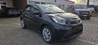 Schadeauto Toyota Aygo X Play*1.0L*Automaat*Ambiente*Navigatie*DAB*Camera 2025/4