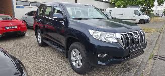 Toyota Landcruiser 2.8L D4D* 5 deurs* Automaat*Navigatie*Kamera*trekhaak* picture 3