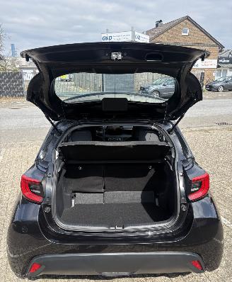 Toyota Yaris 1.5L VVTi 130 Co 95Gr * LED*HeadUp*Trekhaak*Navigatie*Keyless* picture 16